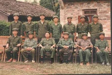 摄制组前往原始丛林，探访缅甸最大的民族武装掸邦军_凤凰网视频_凤凰网