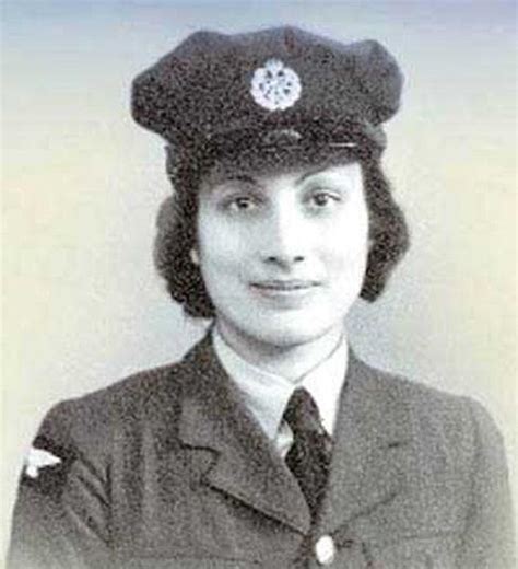 二战最笨英国女间谍：贴着纳粹的耳朵发情报