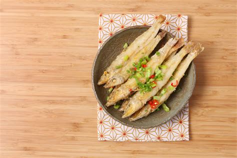 【椒盐沙丁鱼的做法步骤图，椒盐沙丁鱼怎么做好吃】fumeiqi_下厨房