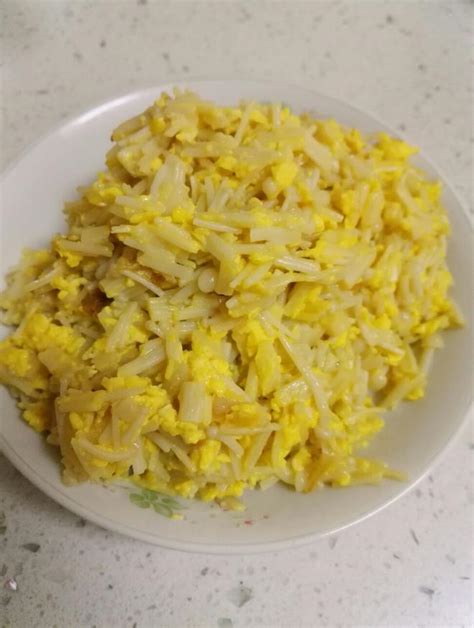 【金针菇黄瓜炒鸡蛋的做法步骤图，怎么做好吃】哈哈_c6s4_下厨房