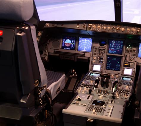 首架选配触屏驾驶舱显示的A350交付 东航成首家用户 - 民用航空网
