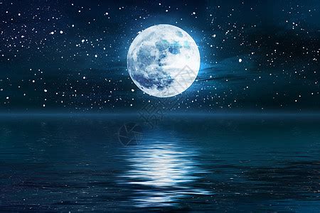 海面上的月亮倒影高清图片下载-正版图片500624508-摄图网