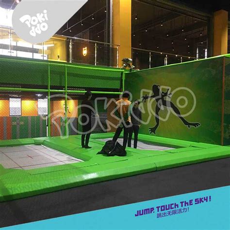 江苏南京大型室内蹦床公园,专业蹦床厂家设计制造,竞技娱乐健身于一体的蹦床综合馆