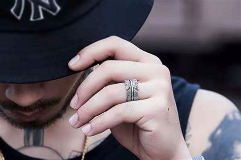手上带戒指的含义 十个手指戴戒指的意义 - 中国婚博会官网