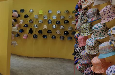 和兴帽子厂供应各种帽子,长期为许多广州帽子厂家定制促销帽，运动帽
