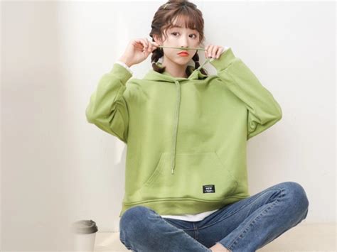 卫衣甜美女生头像图片