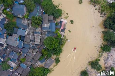 重庆黔江遭遇暴雨袭击 首次发布暴雨红色预警-人民图片网
