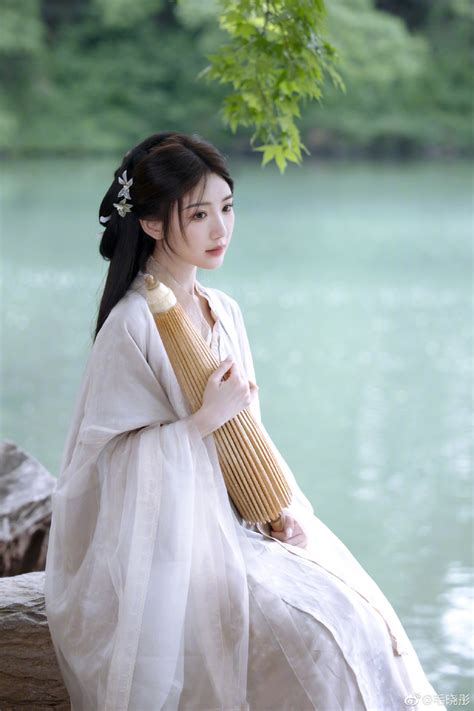 毛晓彤图片古风头像女生