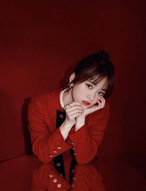 红色头像甜美女生可爱