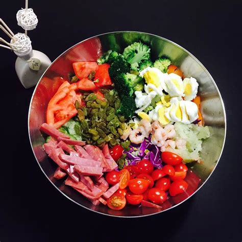 蔬菜沙拉有什么材料,蔬菜沙拉的配方,蔬菜沙拉需要哪些食材_大山谷图库