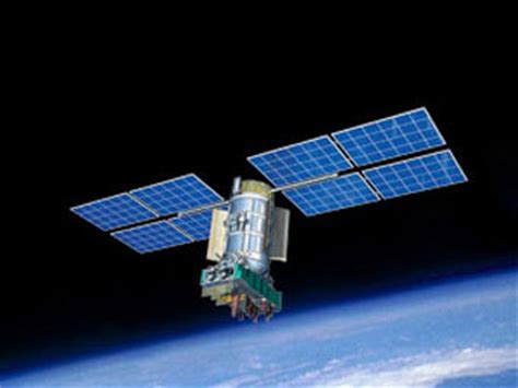 俄罗斯今年将拨款百亿卢布建全球导航卫星系统--军事--人民网