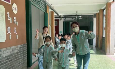 双向衔接 温暖奔赴！郑州市管城回族区南十里铺小学校园来了一批“小游客”-大河新闻