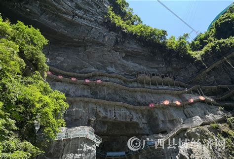 罗城县：藏在深山的棉花天坑接待游客突破16.5万人次 - 广西县域经济网