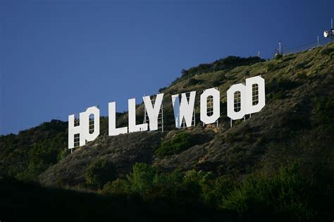 美国好莱坞六大电影公司是哪六个？ - 知乎