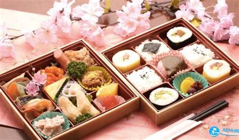 传统点心体现日本人的赏樱情节，历史悠久的樱饼是春天和果子的代表_凤凰网视频_凤凰网
