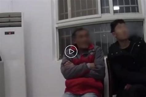 亳州一男子教酒后父亲练车被查辩解 交警：你又不是教练_凤凰网视频_凤凰网