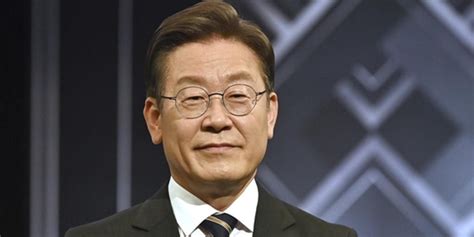 韩最大在野党党首李在明受涉腐传讯，自辩“清白无辜，无需退避”_手机新浪网