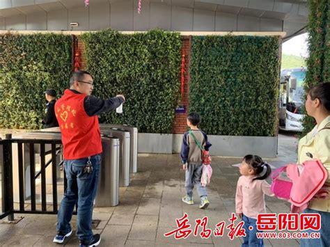 南湖新区龙山管理处：文旅志愿者为景区增色添彩