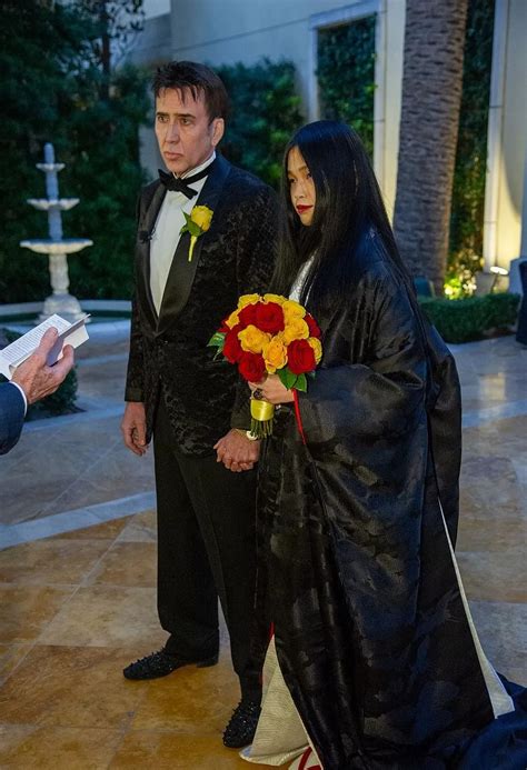 美国巨星第5次结婚！这次是黑色婚礼，新妻子小30岁，又是亚裔！