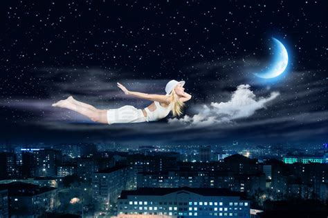 晚上做梦年轻的金发女孩，在夜空中飞行人像图片免费下载_jpg格式_3900像素_编号39461765-千图网