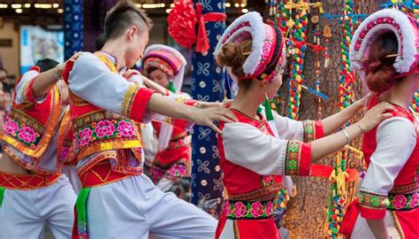 云南少数民族传统歌舞迎新春-大河网