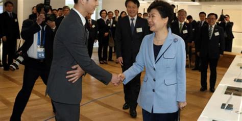 60岁仍未婚 朴槿惠当选韩国首位女总统(组图) - 手机新蓝网