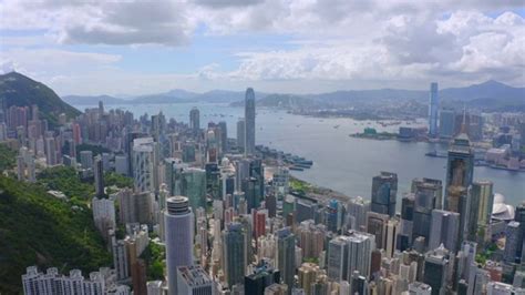 香港房价至少升31%才能回本，为何还那么多人买?__财经头条