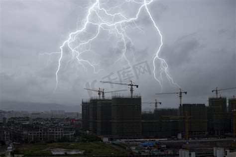 北京遭遇雷雨天气_国内新闻_环球网