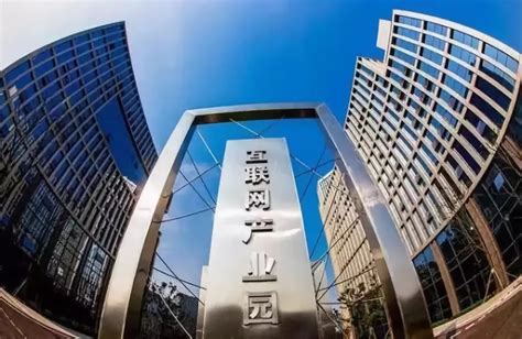 《重庆日报》（4月17日）加强要素资源对接 开放型经济焕发勃勃生机_重庆高新技术产业开发区管理委员会