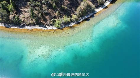 开放了！快来看澄澈的湖水与山缘勾勒的最美湖岸线～～……|泸沽湖|四川省_新浪新闻