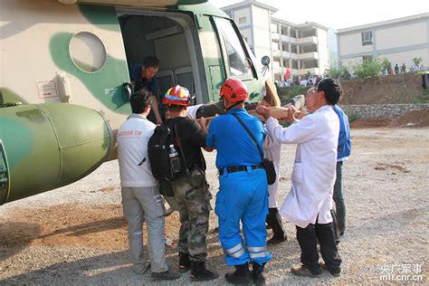 新疆开元通航米171直升机紧急支援重庆森林灭火 - 新疆开元通用航空有限公司门户网站