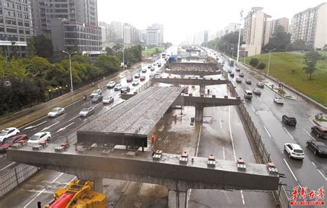 长沙湘府路主线高架工程进入钢板组合梁吊装阶段 - 焦点图 - 湖南在线 - 华声在线
