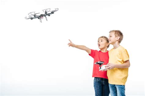 无人机小达人课程 – 飞行者航模俱乐部 · 航宇科学—让中国2亿儿童梦想起飞