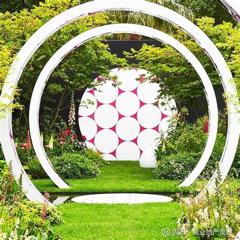 圆形在景观设计中的创意运用 来源：文科园林 很经典的圆是“正无限多边形”，而“无限”只是一个概念。所以，世界上没有真正的圆，圆实际上只是概念性 ...