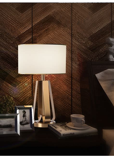 本来设计 木质装饰台灯简约可调光床头灯卧室灯具 -美间设计