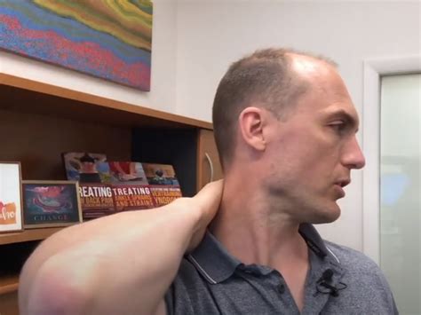 How to Quickly Fix a Kink in Your Neck | The Physical Therapy Advisor