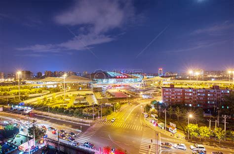 北京南站夜景高清图片下载-正版图片500280082-摄图网