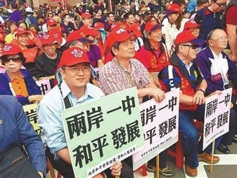 何春蕤：我们是如何介入台湾社会运动的|界面新闻 · 正午