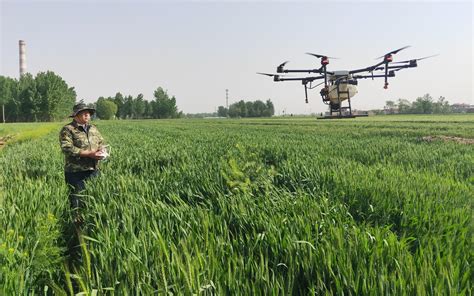 越来越多中国农民成为无人机“飞手”|无人机|浙江_新浪新闻