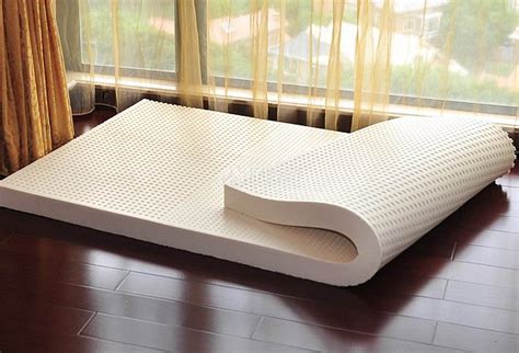 乳胶床垫夏天能用吗 乳胶床垫上面铺什么好 - 装修保障网