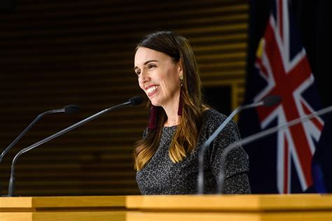 新西兰媒体：女总理阿德恩计划举行婚礼_手机新浪网