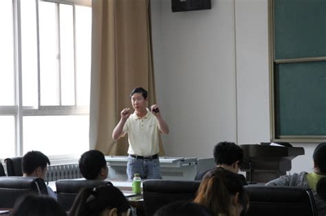 胡瑞翀、李国鹏硕士毕业论文答辩-广西大学物理科学与工程技术学院