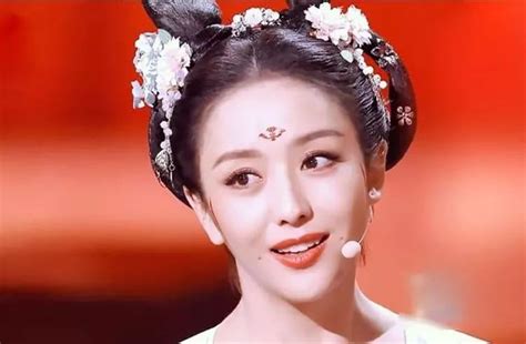 唐朝妆容甜美女生头像