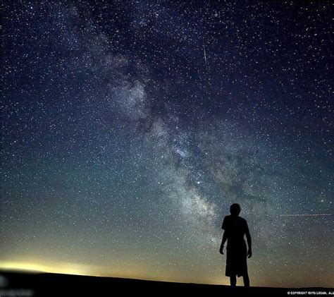 广阔无垠的夜晚星空图片素材-正版创意图片600208275-摄图网