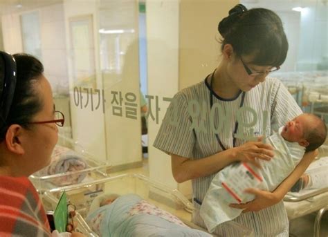 国际早报|韩国7月新生儿人数再创新低 人口连续21个月自然减少_美国纽约