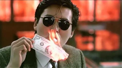 小马哥用钞票点烟，镜头太经典了！过目不忘！