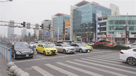 重庆：禁止私家车以“拼车”“顺风车”名义从事客运经营_手机新浪网