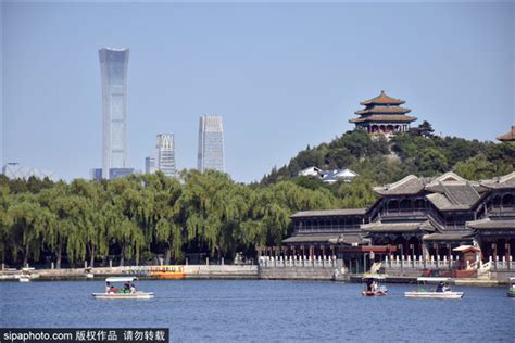 北京天气持续晴好蓝天白云 奥林匹克公园景致美