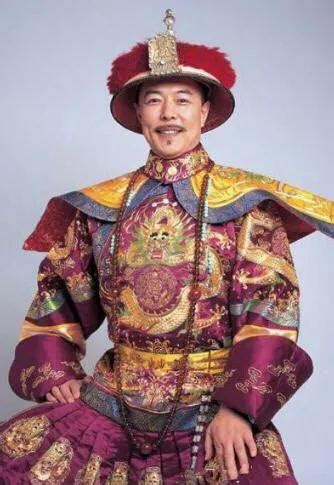 演中国皇帝最像的10位演员，你们认为谁最有帝王之气，谁最霸气