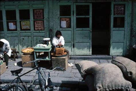 八十年代初上海里弄，一组1980年拍摄的上海老照片 - 派谷老照片修复翻新上色